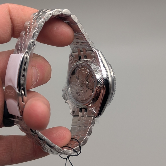 Seiko SSK033K1 GMT Watch - Picture 3 of 3